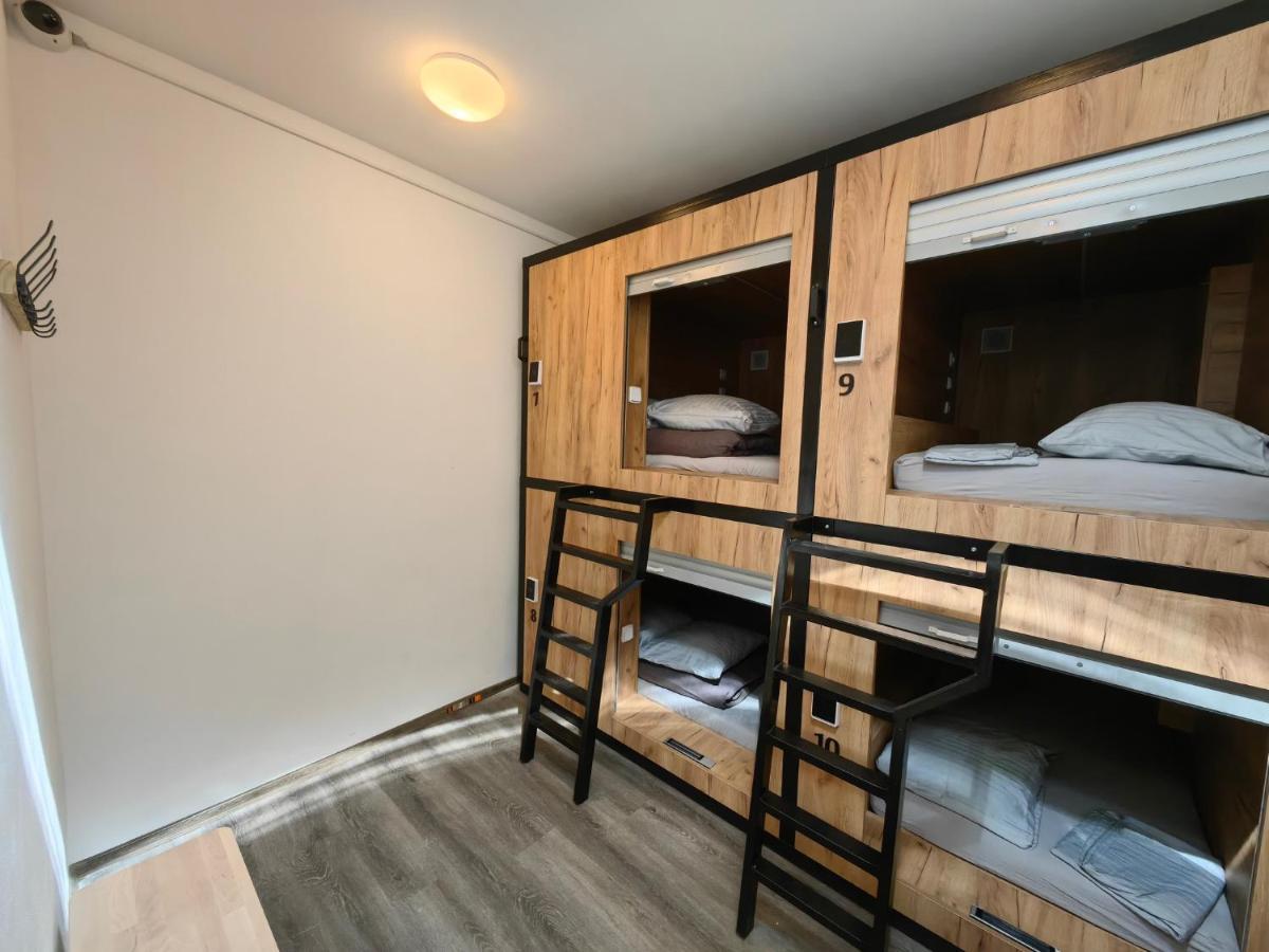 Capsule Hostel Erbenova Prague Luaran gambar